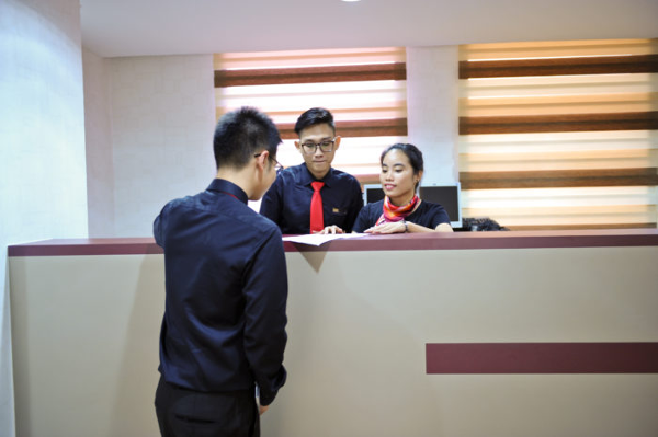 新加坡莎瑞管理学院：聚焦行业需求，培养实战型人才
